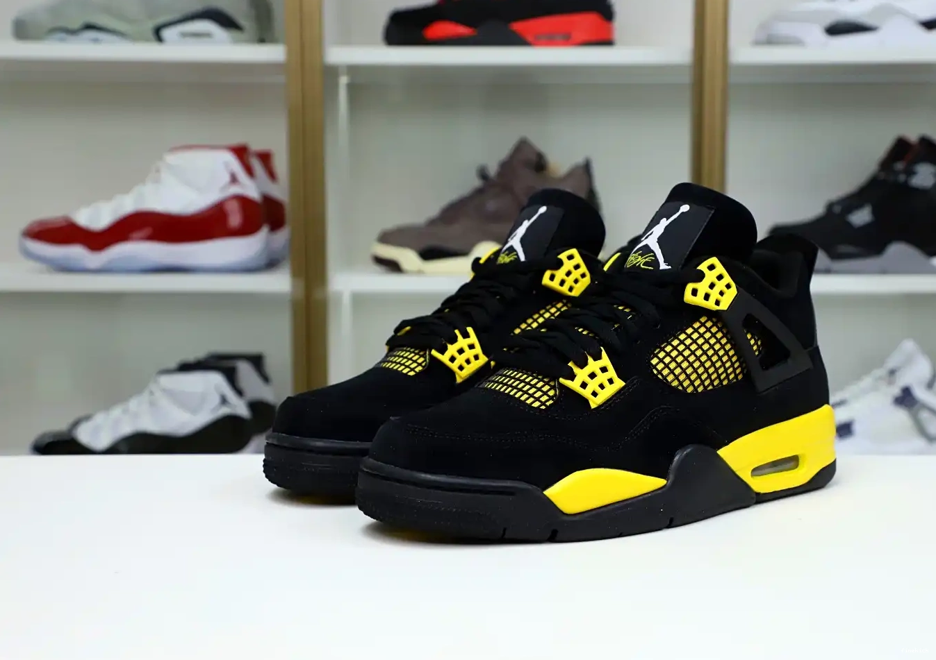 Air Jordan thunder  2023 Jordan4 0325